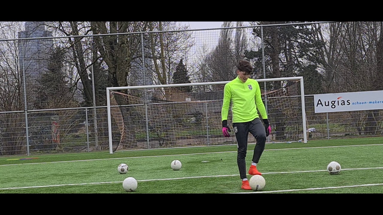 Nando Verdoni en Maxwel Rodriguez GAE o18 extra training in A'dam.