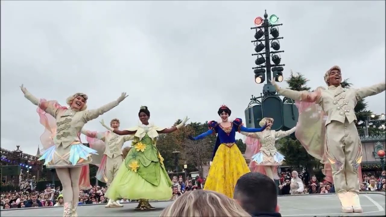 Les Princesses Disney célèbrent les Fêtes de Fin d’Année ( Disneyland Paris )