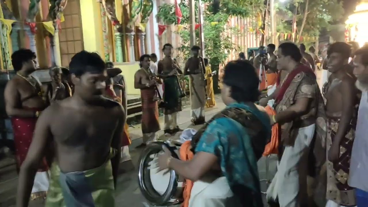 நாதஸ்வர கச்சேரி யும் தங்கரதம்