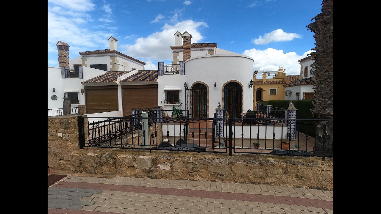 3 bed Villa La Finca Golf with Garage