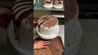 como decorar un pastel con chocolate Resimi