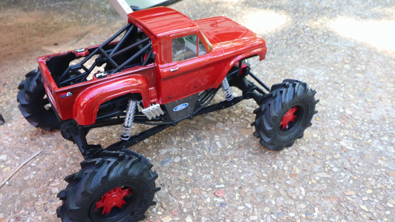 Axial SMT10 Raw Builders Kit Mudbug Mega Truck Build Part 11 Pics