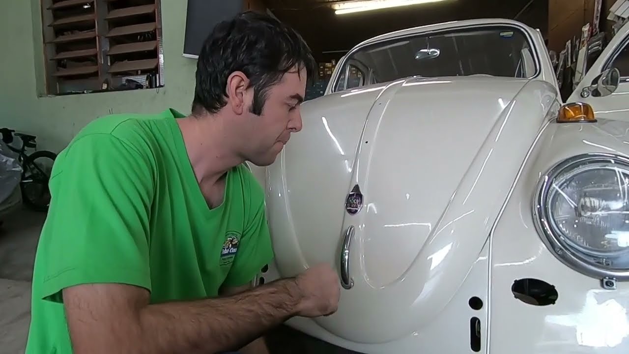 Instalação do Brasão e do  friso No Capô