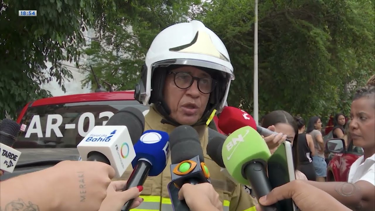 Incêndio e explosão em prédio no Stiep - Band Cidade