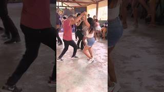 Esse Casal Dança Demais, O Couro Come No Forró