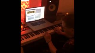 Scott Storch: Sessions [Playing on the keyboards]