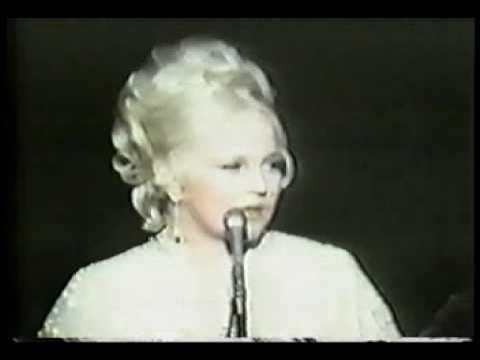 Peggy Lee -- Is That All There Is? 1969 - YouTube