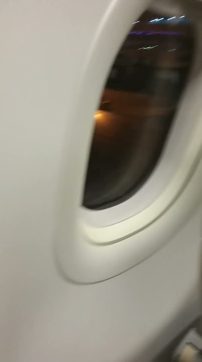 suasana dalam pesawat,,, trip perjalanan Di malam Hari,,,,