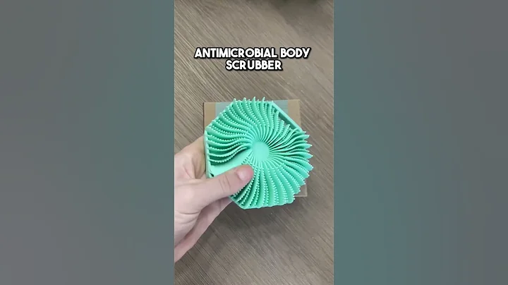 3 signs that you need to get rid of your loofah. #showeressentials #bodyscrubbers #showerproducts