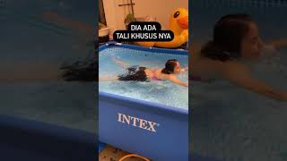 Ini Namanya Berenang Ditempat  shorts