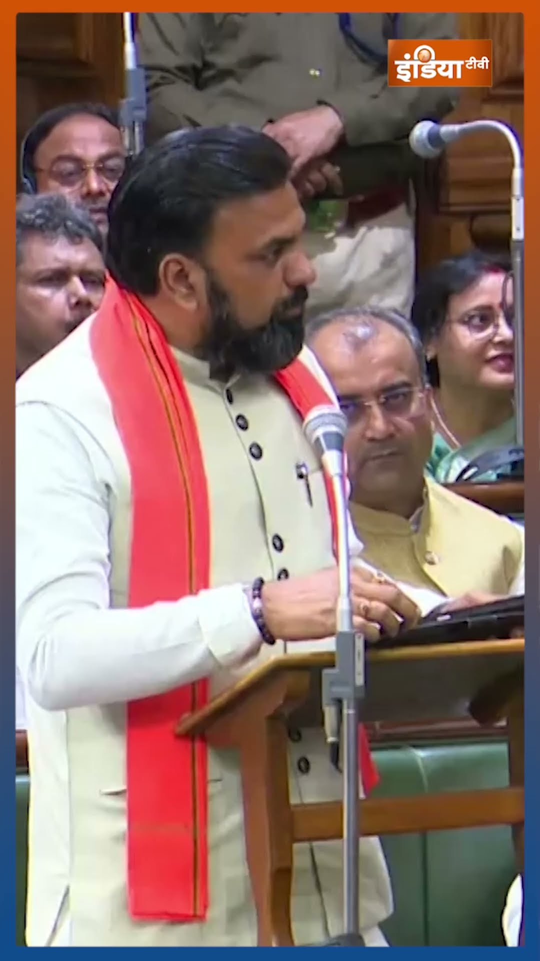 #bihar के #cmnitishkumar का फिर दिखा अनोखा अंदाज, #samratchaudhary कर रहे थे #budget पेश और फिर....