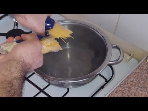 Video: Makarna Birbirine Yapışmaması Için Nasıl Pişirilir?