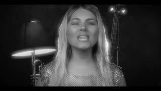 Estrella Bereche - Luchadora Cover