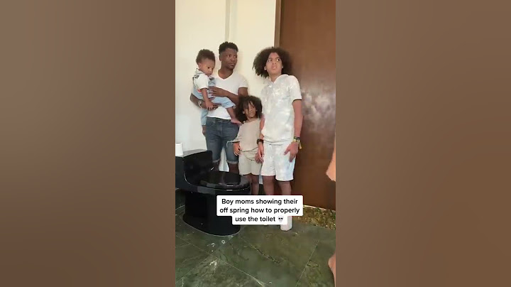 boy moms showing their offspring how to properly use the toilet 💀  #shorts #thebeverlyhalls