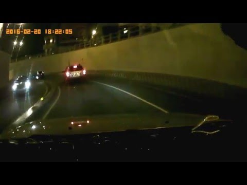 20160220 台南長榮地下道機車自撞分格島