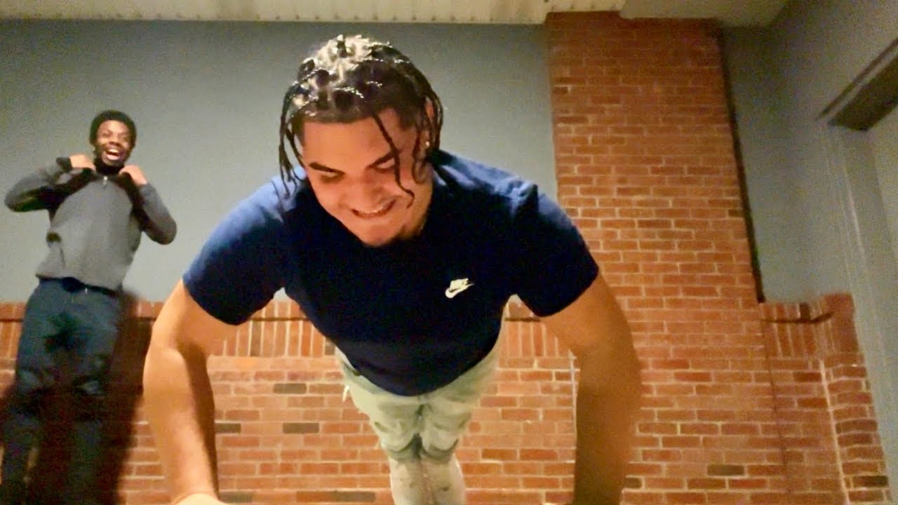 Challenging BUFF Body Builder To Ultimate Push Up Contest Competition ...