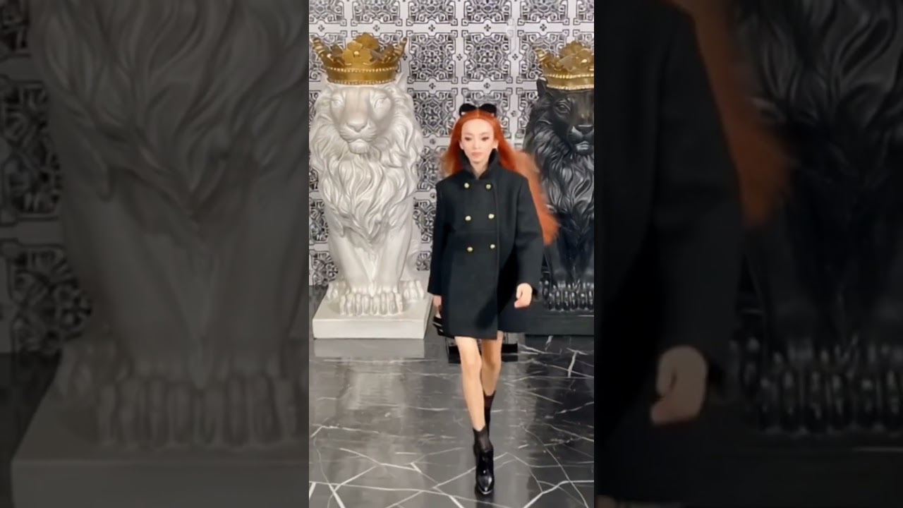 Defa Lucy SERIES: SOHO MODEL 01 Struts on the Runway ❤️ - YouTube