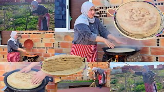 Download Lagu أجواء تقليدية خبز ريفي مغربي 🇲🇦على الحطب وطاجين البطاطس 🍲 MP3