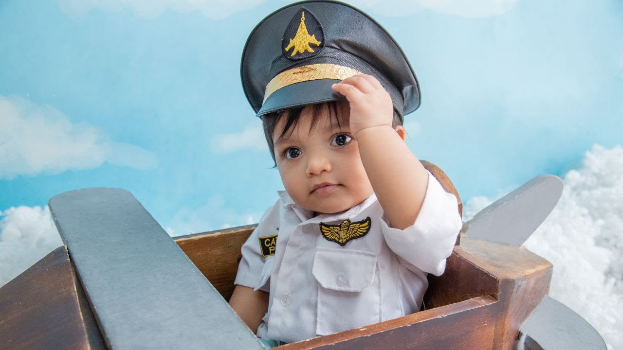 This Adorable Baby Pilot Is Ready To Soar The Skies !!!