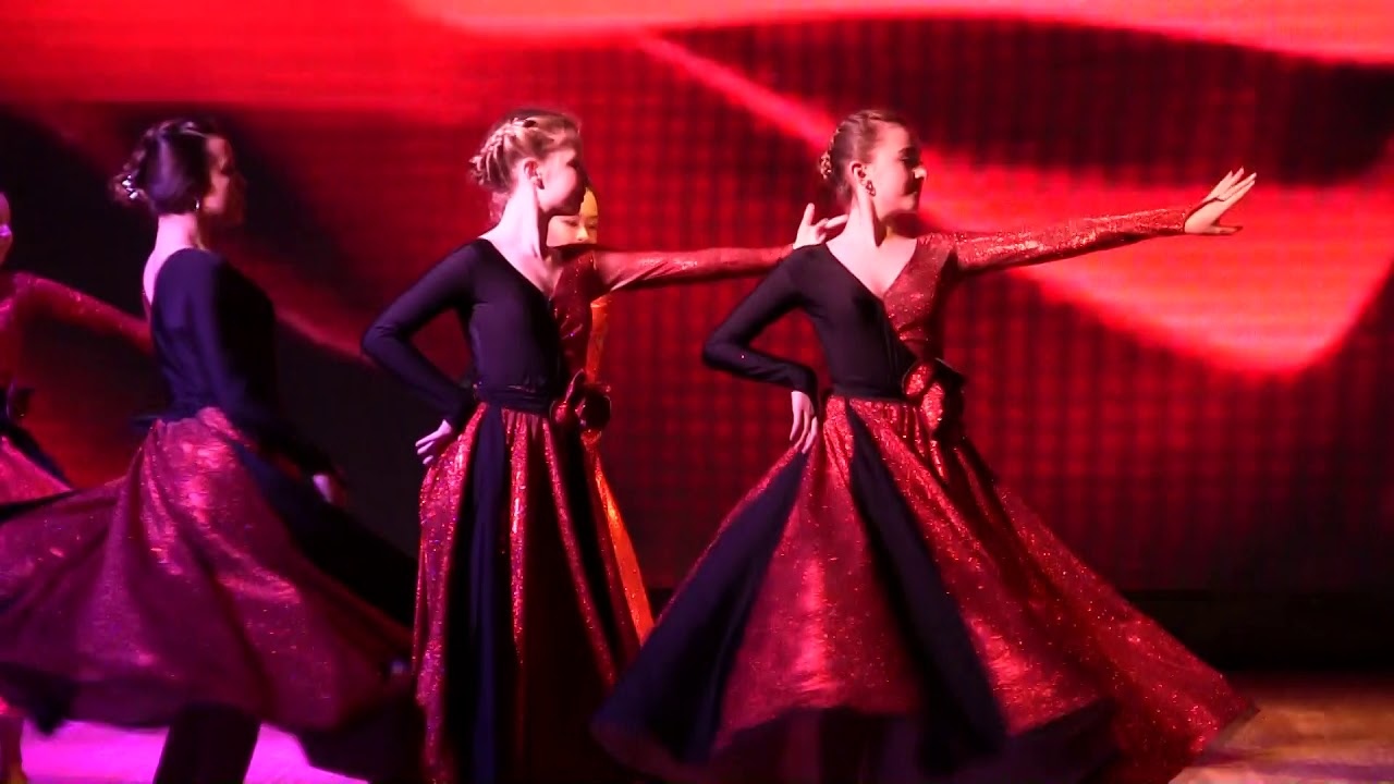 Танец "Пасодобль". Ансамбль "Улыбка" - YouTube