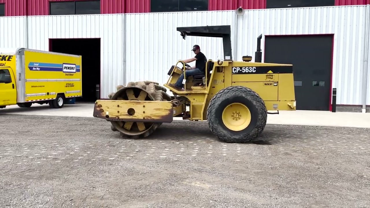 CAT CP-563C Sheep's Foot Roller