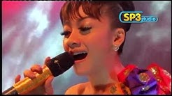 Elin Muncen Menyulam Kain Yang Rapuh  - Durasi: 7:09. 