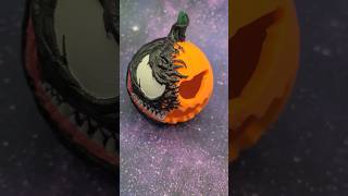 🕸️ Watch as Venom takes over this Jack'o Lantern! 🎃 #makeitgeeky #halloween #venom #VenomLantern