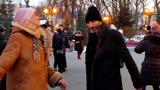 РАДИ ЭТОЙ ЖЕНЩИНЫ, Я ГОТОВ ДО НЕБА ДОСТАТЬ!💃🕺👍/ТАНЦЫ В ПАРКЕ ГОРЬКОГО ХАРЬКОВ ФЕВРАЛЬ 2022