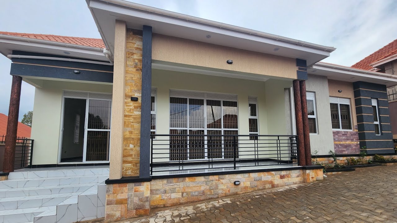 TOURING THE 3 BEDROOMS HOUSE IN KITENDE KAMPALA UGANDA 🇺🇬.