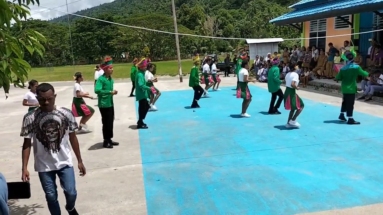 KELAS XII IPA 1 PENAMPILAN YOSPAN DI SMA NEGERI 1 WONDAMA