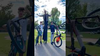 Chůdař David - Oslava Oc Galerie Butovice - 2025