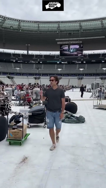 1000 musicians playing #rock together