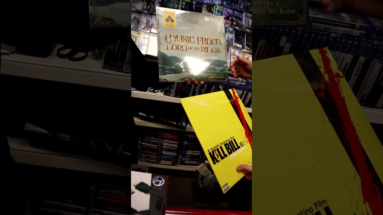 Винил в магазине денди