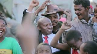 Ramora Favori Démi Tour De Vita