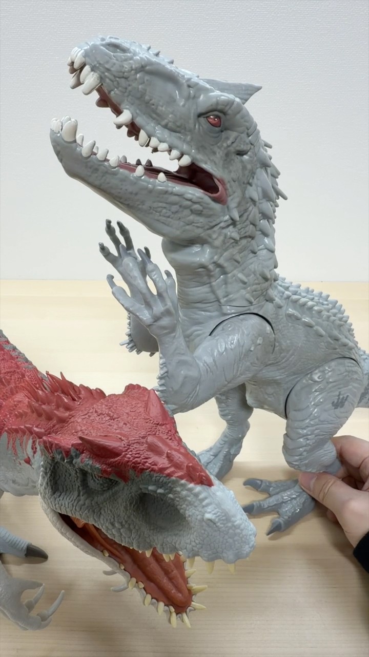 2015年発売の懐かしのハズブロ インドミナス・レックスの恐竜
