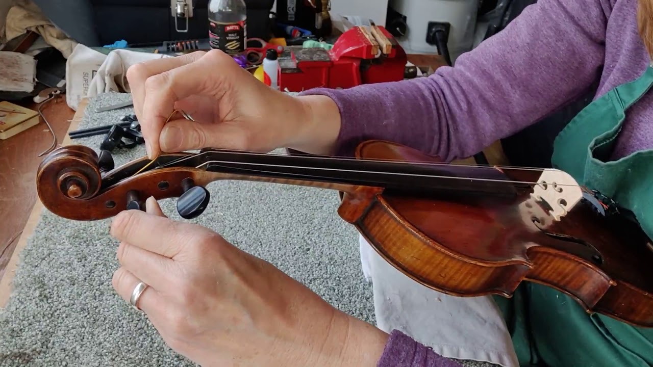 How to change a violin string YouTube