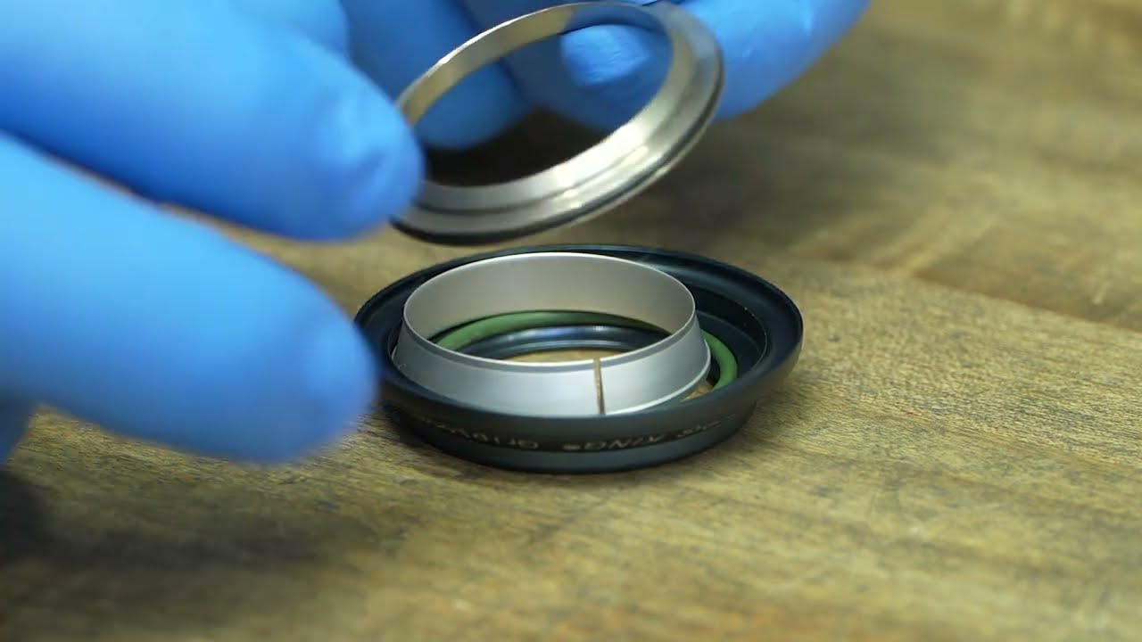 What's in a Chris King® GripLock™ Headset?