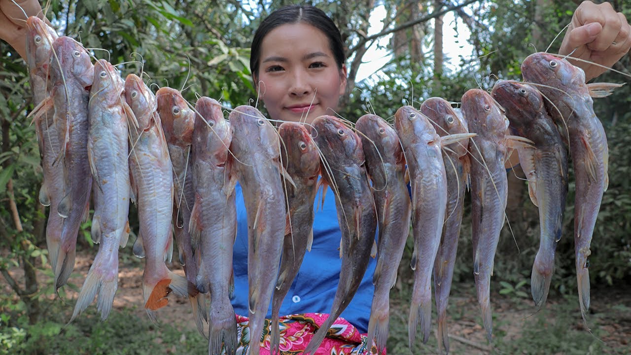 Amazing Cooking Roasted Fish with Star Gooseberry Pickle in My Homeland - Cooking Technique