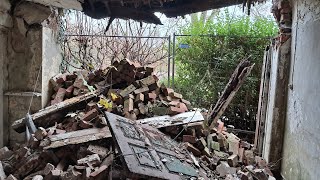 Self Destructing Death Trap Abandone Building.