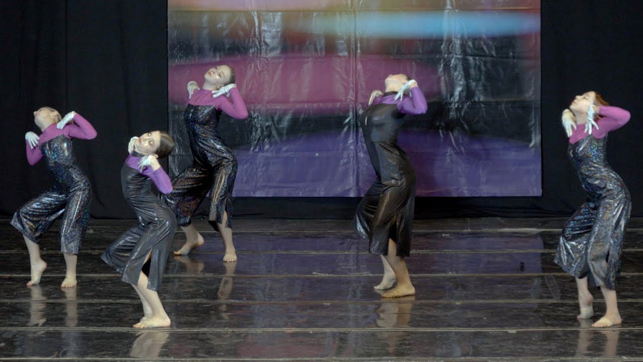 "Рука помощи". Современный танец.