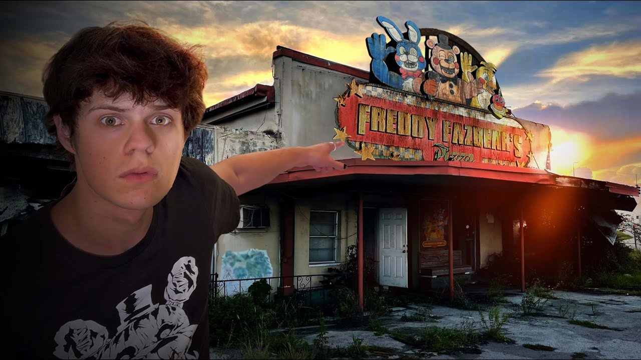 Exploring a REAL Freddy Fazbear's Pizza...