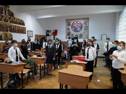 Elevii seminariști gălățeni au primit daruri din partea Arhiepiscopului Dunării de Jos