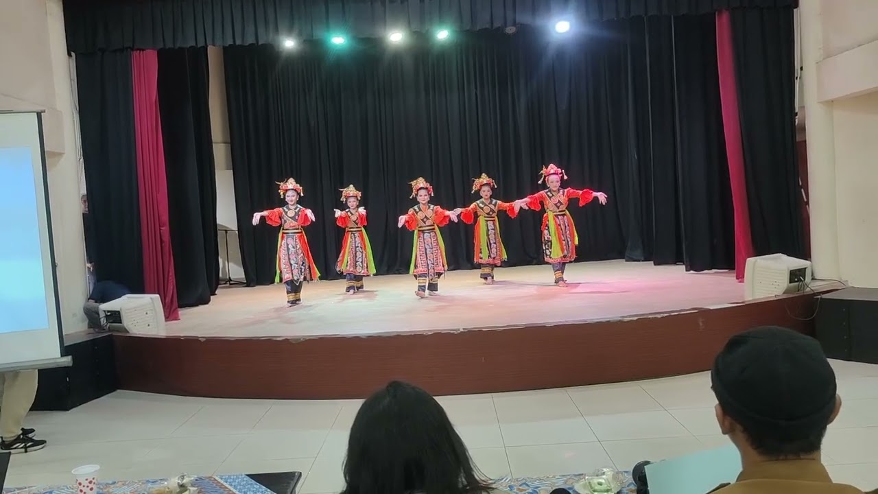 Kurasi Seni di PPSB Jakarta Utara..Salsa dan friends Tari Kembang Kemayoran Cipt:KK.Santi