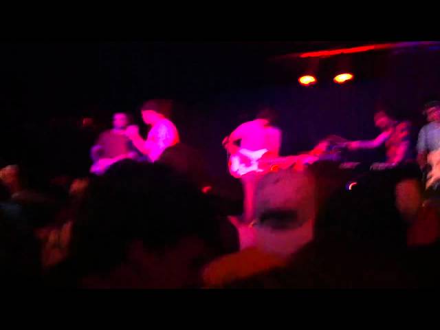 Surfer Blood - Take It Easy (Live @ Common Grounds in Gainesville, FL)