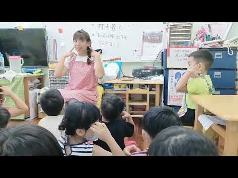 手指謠：合攏張開，合攏張開，小手拍一拍
