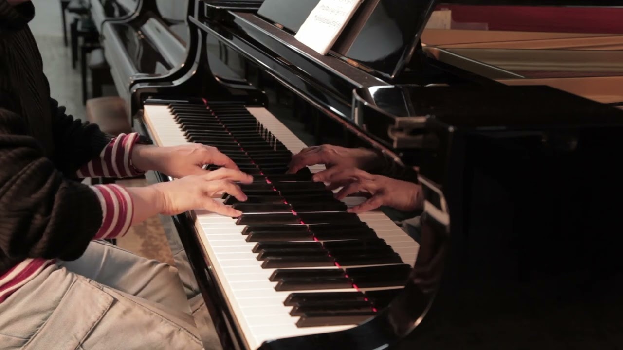 Piano Comparison: Listen to Debussy Arabesque on a Yamaha C5 grand piano