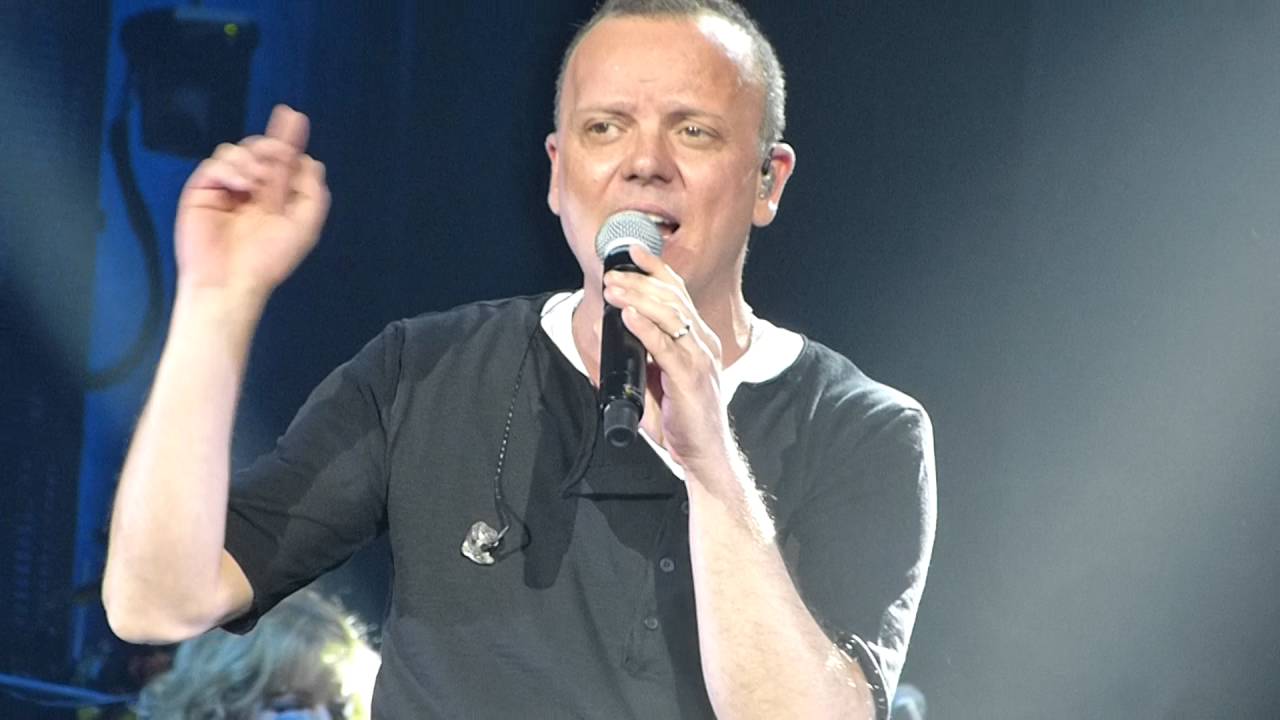 Gigi D'Alessio Il cammino dell'età Roma YouTube Gigi D'Alessio Il cammino dell'età Roma YouTube