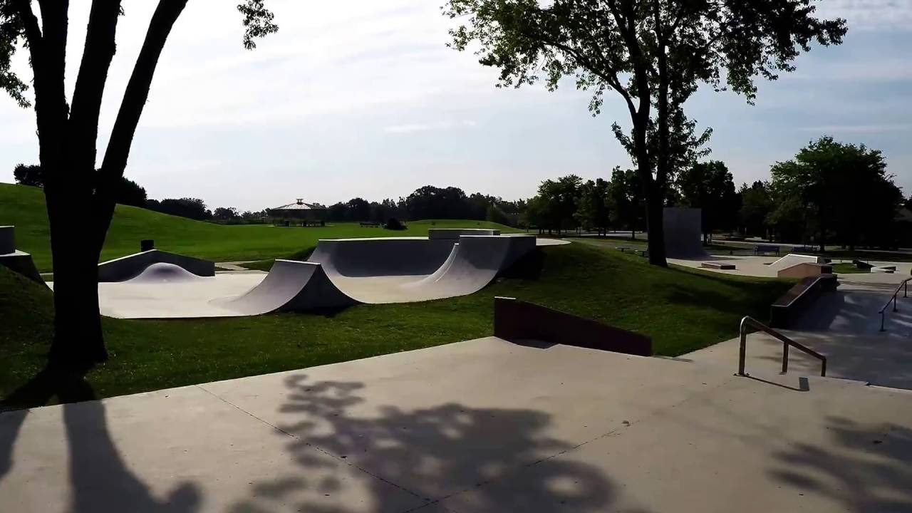 Aurora Skatepark in Phillips Park Park Walk Through