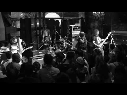 คิดไปเอง - หิน เหล็ก ไฟ Live at Parking Toys 2017