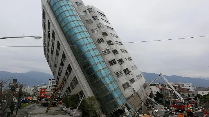Taiwan earthquake leaves tall building on dangerous lean - DayDayNews